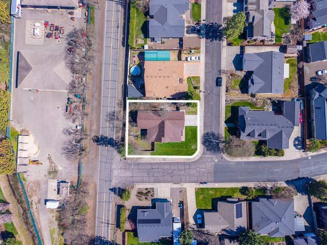 19 Pine Court, Eagle Point, OR 97524