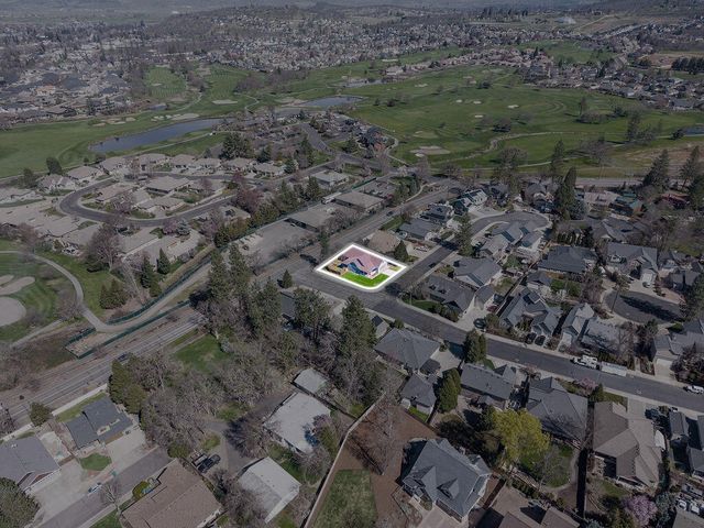 19 Pine Court, Eagle Point, OR 97524