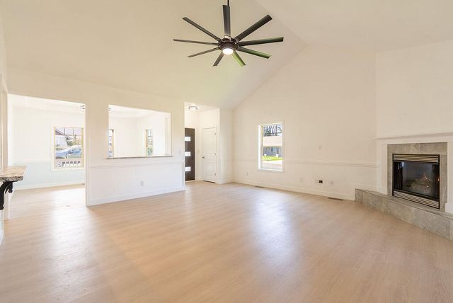 19 Pine Court, Eagle Point, OR 97524