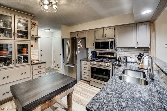 167 S Medina Line Road, Akron, OH 44321