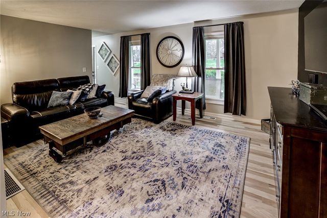 167 S Medina Line Road, Akron, OH 44321