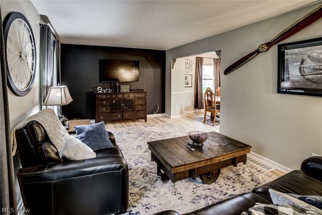 167 S Medina Line Road, Akron, OH 44321