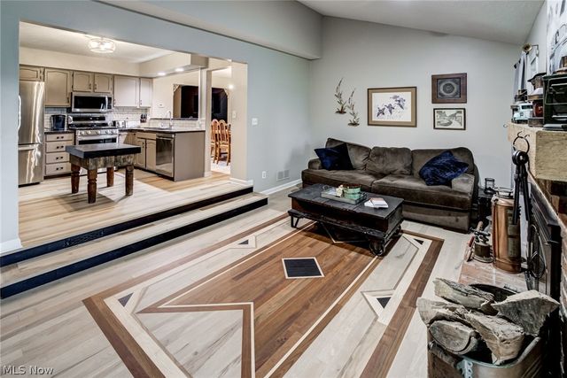 167 S Medina Line Road, Akron, OH 44321