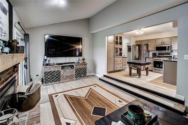 167 S Medina Line Road, Akron, OH 44321