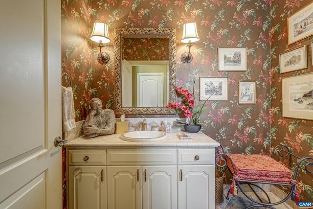 4798 BARN FIELD DR, Keswick, VA 22947