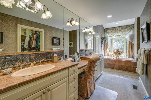 4798 BARN FIELD DR, Keswick, VA 22947