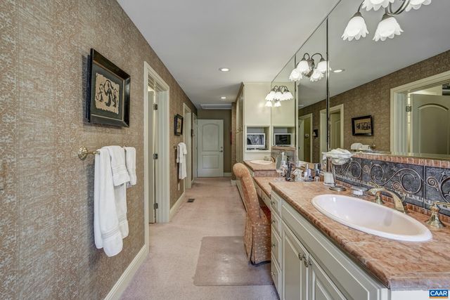 4798 BARN FIELD DR, Keswick, VA 22947