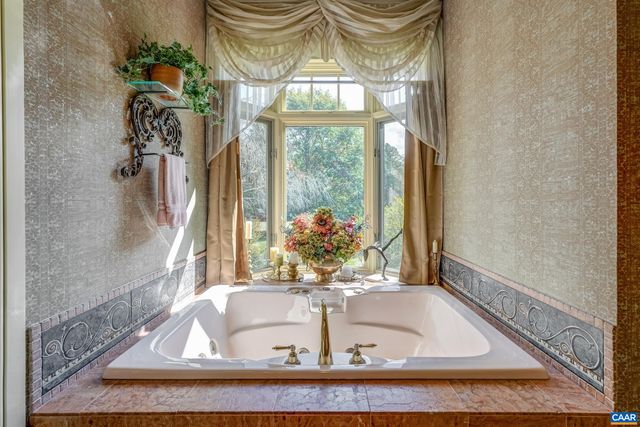 4798 BARN FIELD DR, Keswick, VA 22947