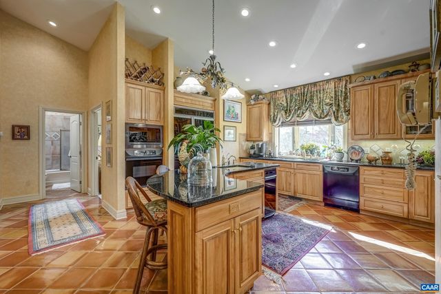 4798 BARN FIELD DR, Keswick, VA 22947