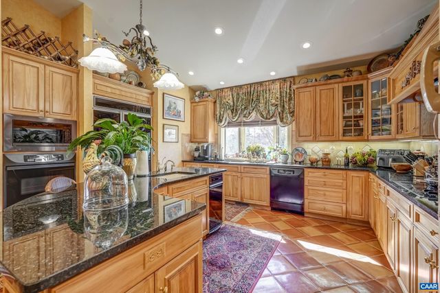 4798 BARN FIELD DR, Keswick, VA 22947