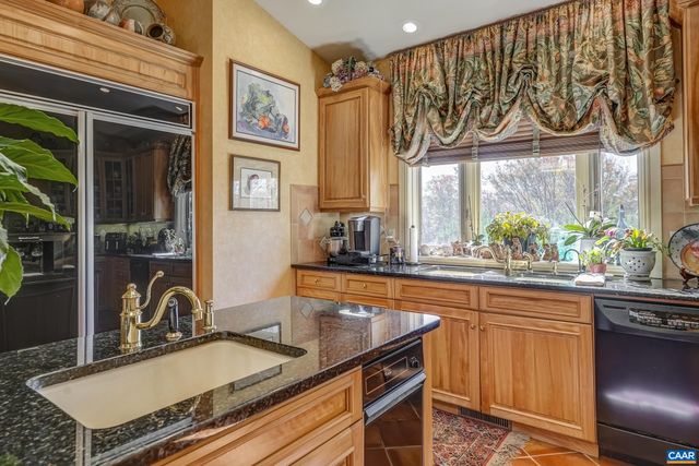 4798 BARN FIELD DR, Keswick, VA 22947