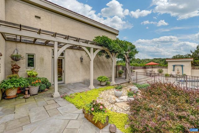 4798 BARN FIELD DR, Keswick, VA 22947