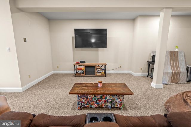 204 COLERIDGE LN, Coatesville, PA 19320