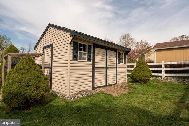 204 COLERIDGE LN, Coatesville, PA 19320