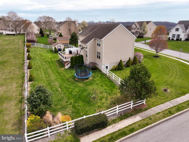 204 COLERIDGE LN, Coatesville, PA 19320