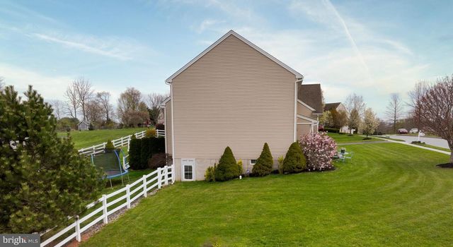 204 COLERIDGE LN, Coatesville, PA 19320