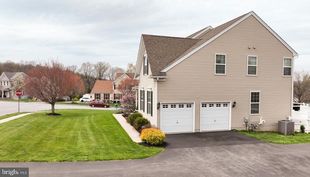204 COLERIDGE LN, Coatesville, PA 19320