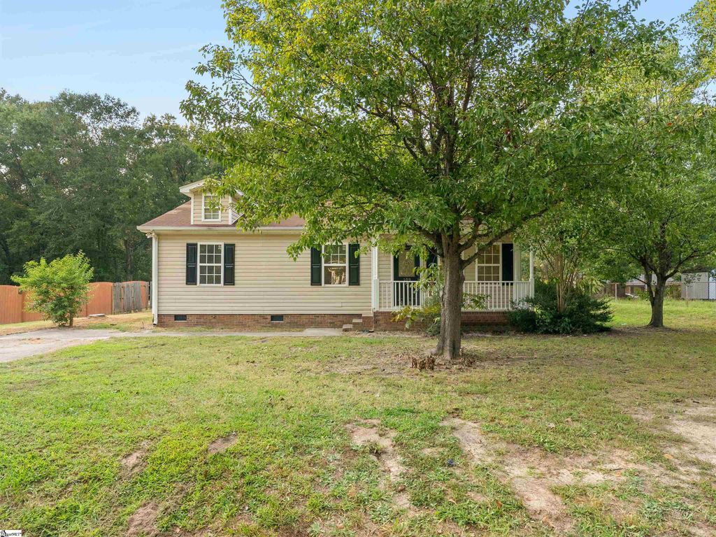109 Laurens Court, Fountain Inn, SC 29644