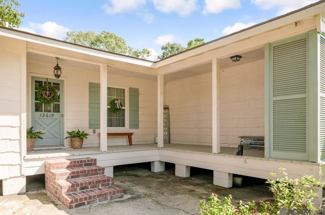 12619 Ina Dr, Walker, LA 70785