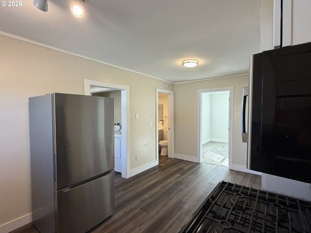 1386 AIRWAY Ave, Sutherlin, OR 97479