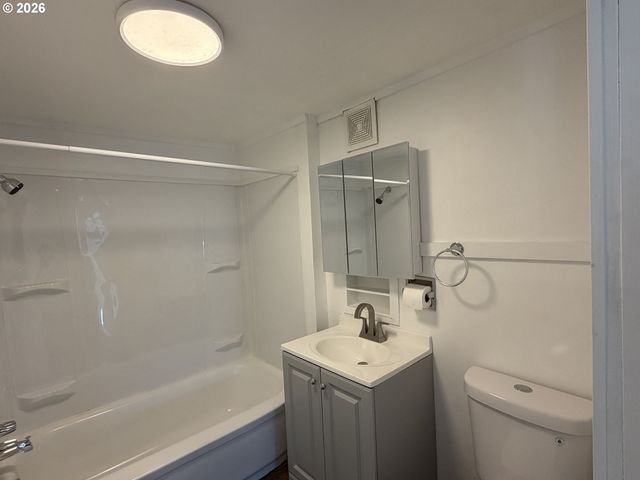 1386 AIRWAY Ave, Sutherlin, OR 97479