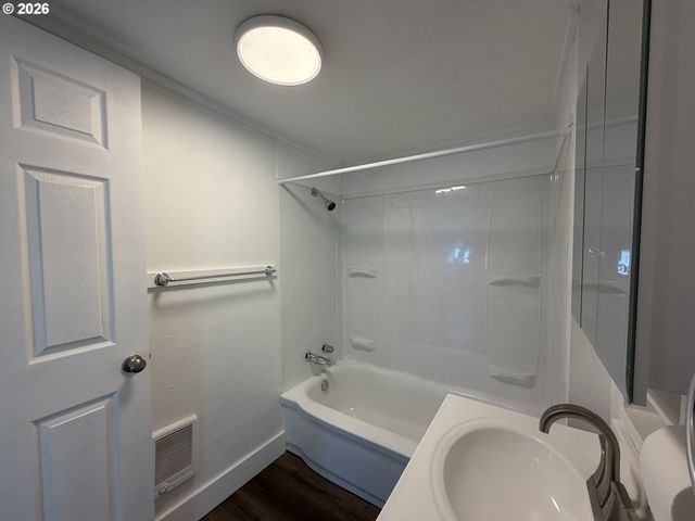 1386 AIRWAY Ave, Sutherlin, OR 97479