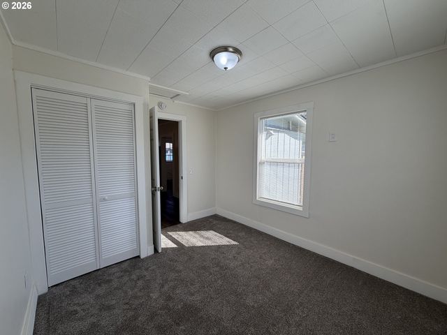 1386 AIRWAY Ave, Sutherlin, OR 97479