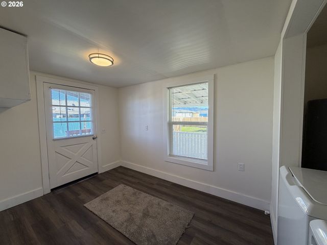 1386 AIRWAY Ave, Sutherlin, OR 97479