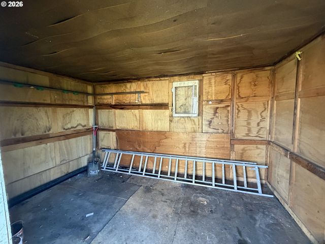 1386 AIRWAY Ave, Sutherlin, OR 97479