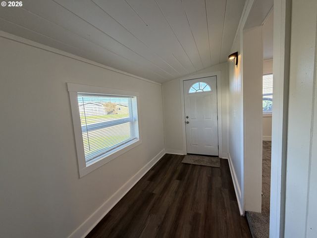 1386 AIRWAY Ave, Sutherlin, OR 97479