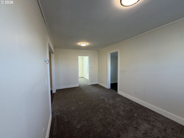 1386 AIRWAY Ave, Sutherlin, OR 97479