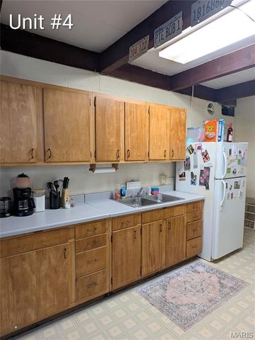 726 Eastern Avenue, Greenville, IL 62246