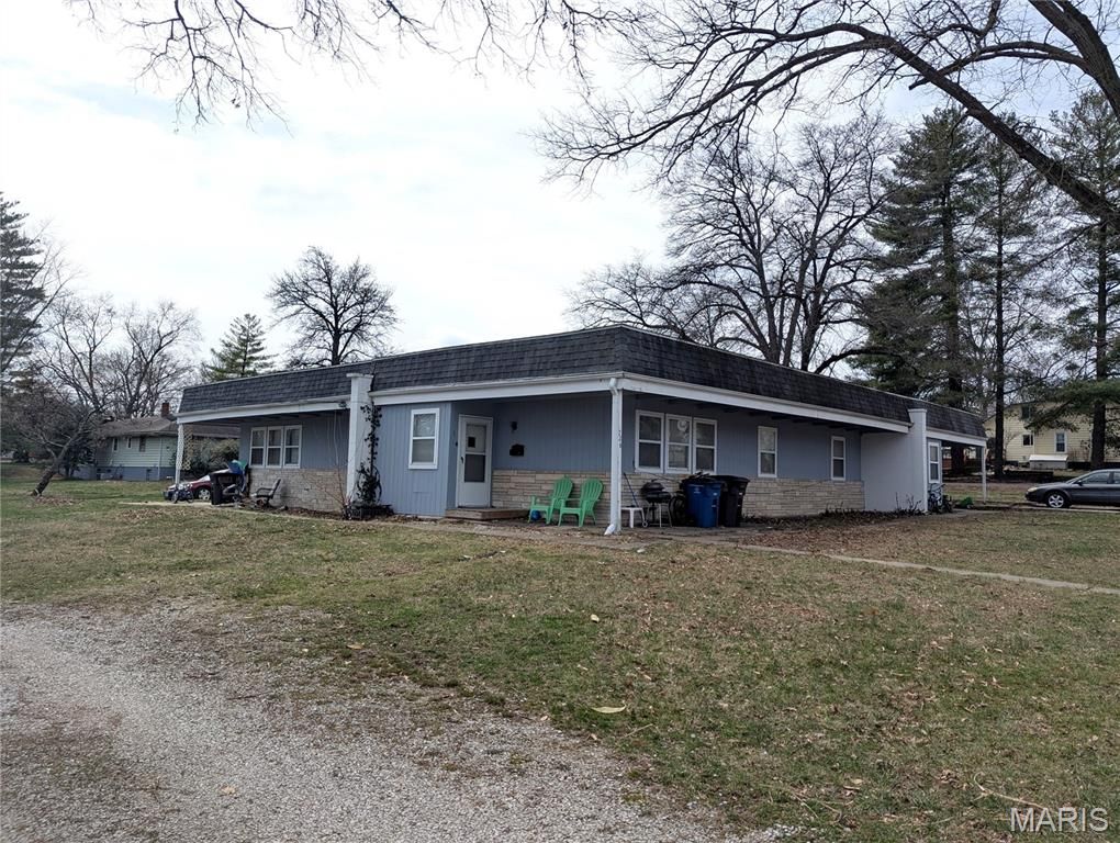 726 Eastern Avenue, Greenville, IL 62246