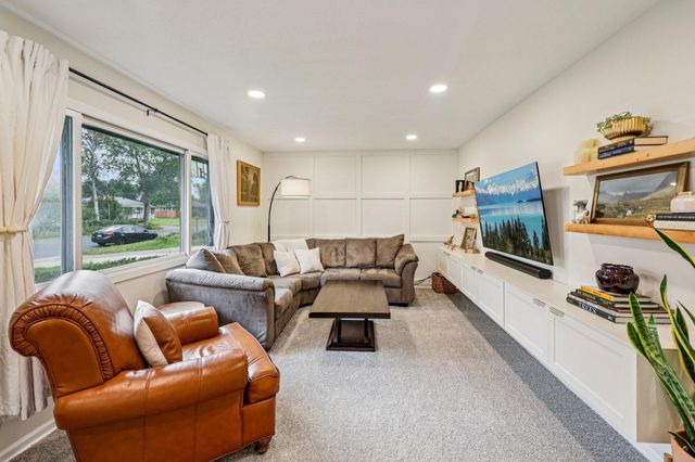 10816 Nord Avenue S, Bloomington, MN 55437