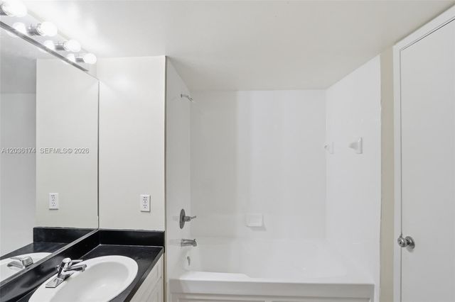 520 SE 5th Ave 2403, Fort Lauderdale, FL 33301