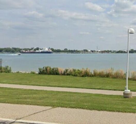 1660 River Road 43, Marysville, MI 48040