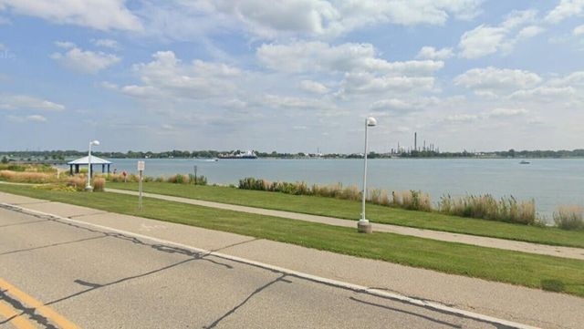 1660 River Road 43, Marysville, MI 48040