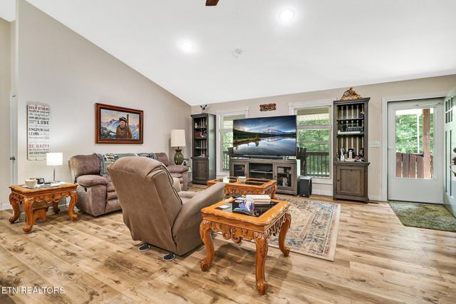 68 Buffalo Cove Lane, Jamestown, TN 38556