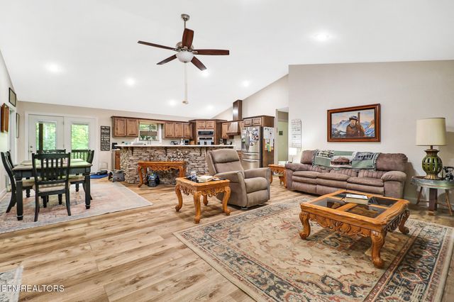 68 Buffalo Cove Lane, Jamestown, TN 38556