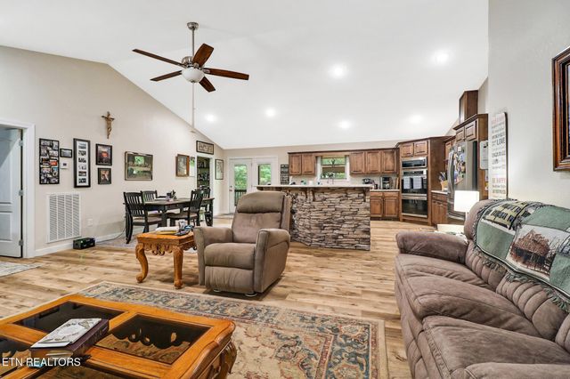 68 Buffalo Cove Lane, Jamestown, TN 38556