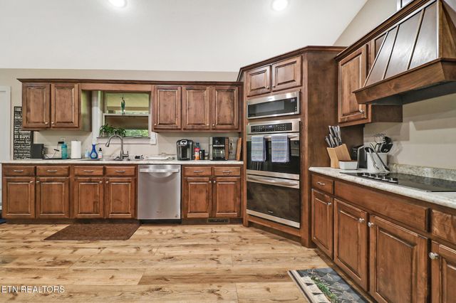 68 Buffalo Cove Lane, Jamestown, TN 38556