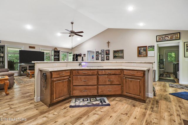 68 Buffalo Cove Lane, Jamestown, TN 38556