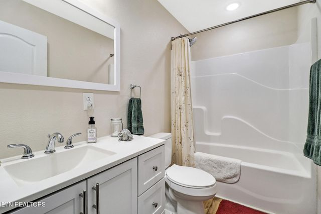 68 Buffalo Cove Lane, Jamestown, TN 38556