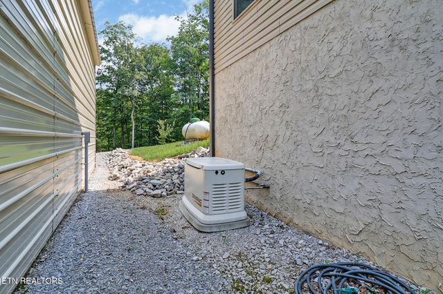 68 Buffalo Cove Lane, Jamestown, TN 38556