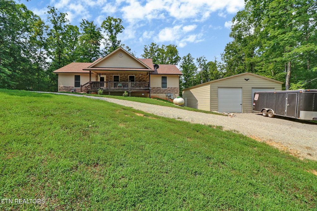 68 Buffalo Cove Lane, Jamestown, TN 38556