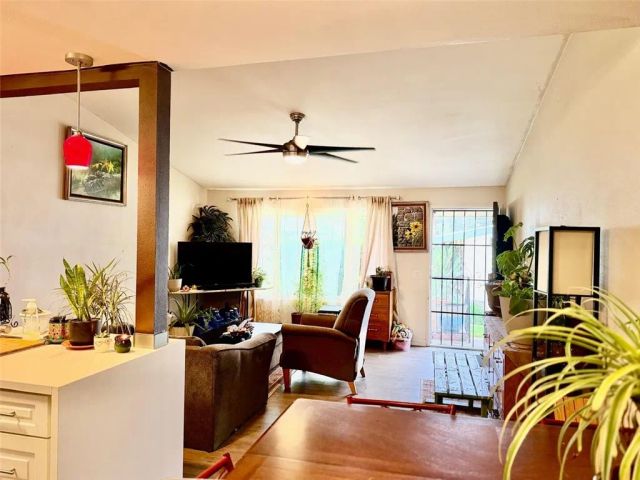 2350 Osbun 77, San Bernardino, CA 92404