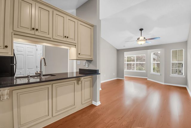 188 Midland Parkway 312, Summerville, SC 29485