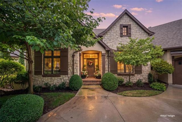 8604 N MARSH Avenue, Kansas City, MO 64157