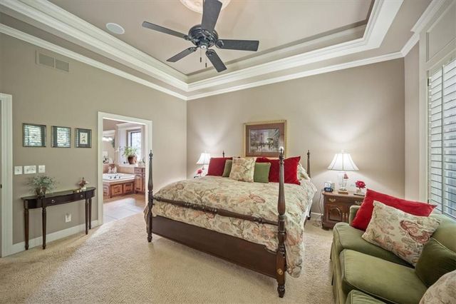 8604 N MARSH Avenue, Kansas City, MO 64157