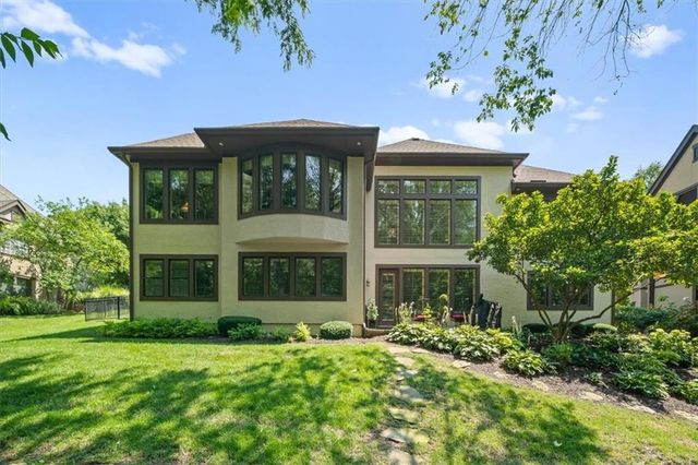 8604 N MARSH Avenue, Kansas City, MO 64157